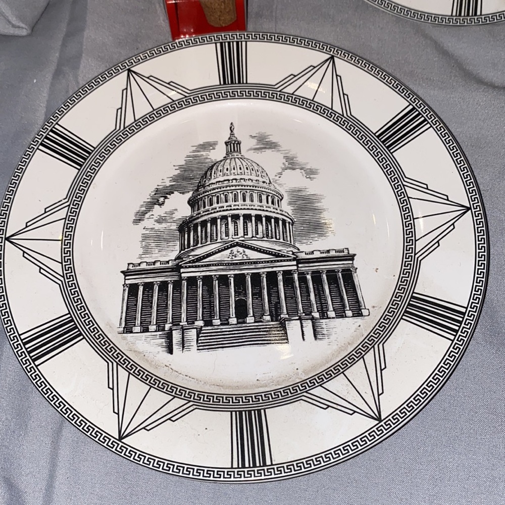 Statue Of Liberty, the White House, Mount Rushmore, salt and pepper, wine cork - Picture 6 of 9